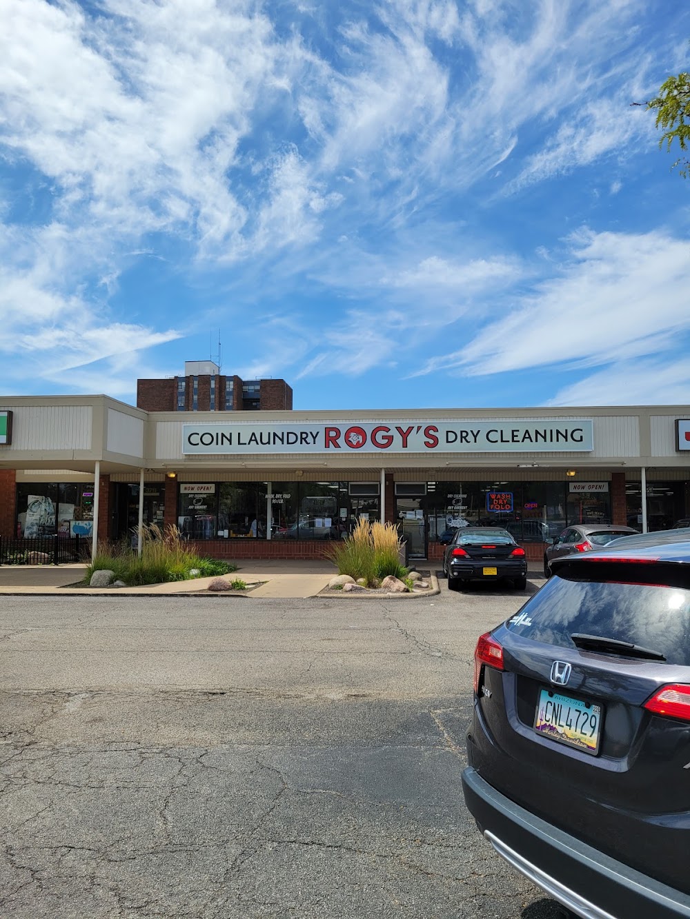 Rogy’s Coin Laundry & Dry Cleaning
